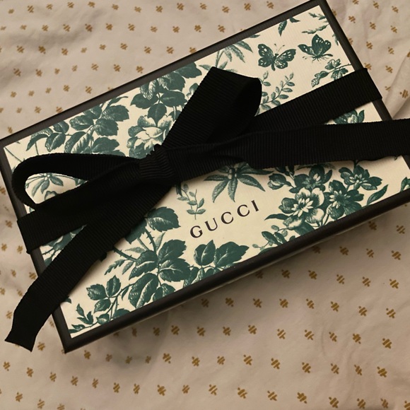 Meet your Posher, Ginger - Picture 3 of 9